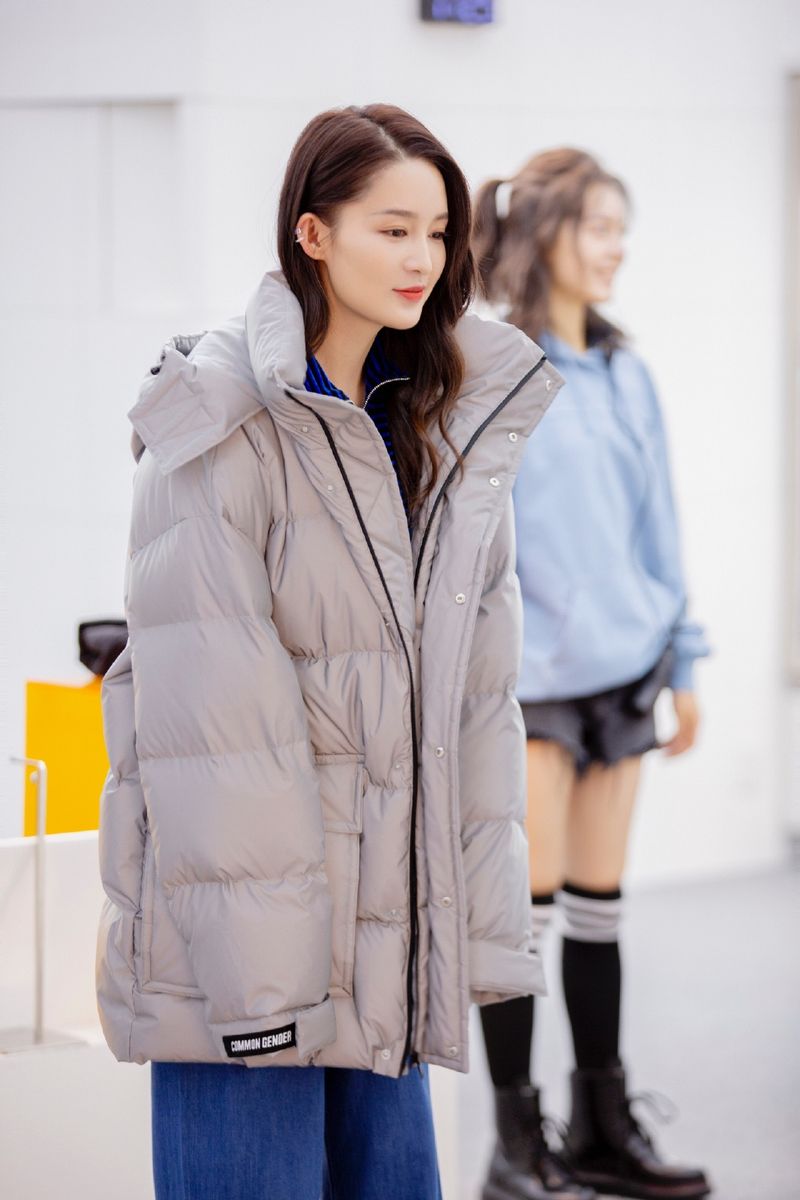 鸡腿姑娘李沁红色长裙喜庆甜美写真