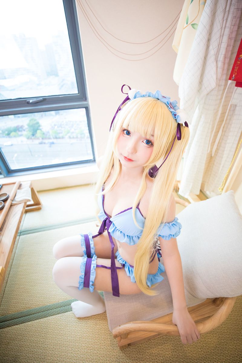 性感美少女神楽坂真冬身着白色丝袜COS恋人以上美图
