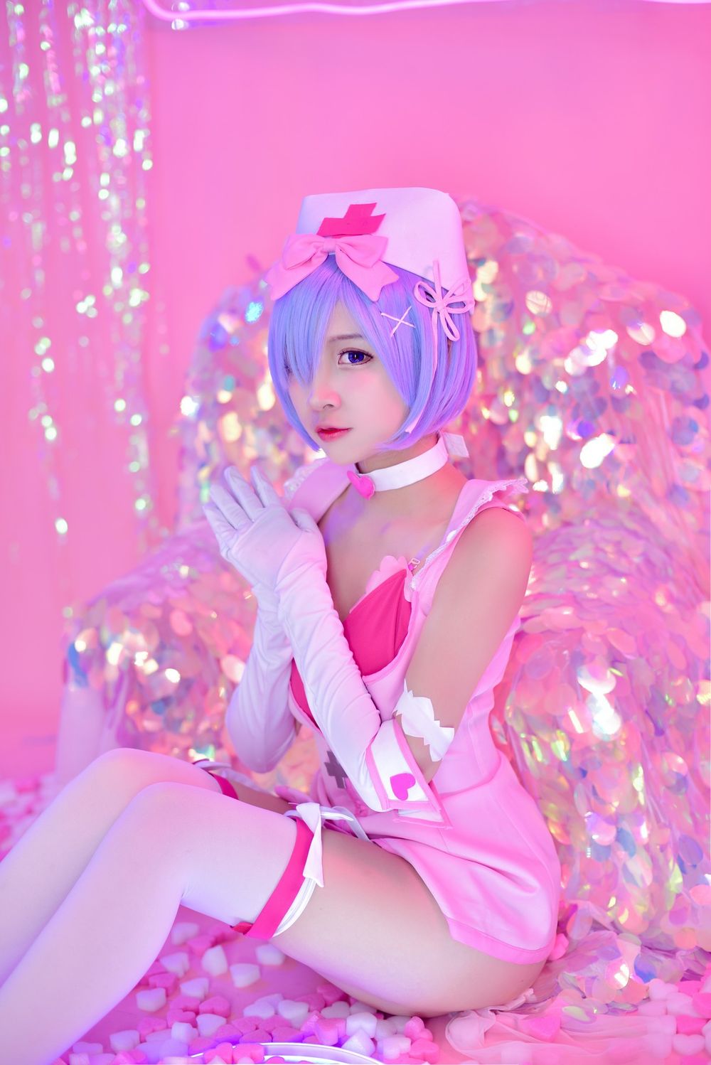 网红COSER二佐Nisa粉色护士服完美身材扮演蕾姆1号本
