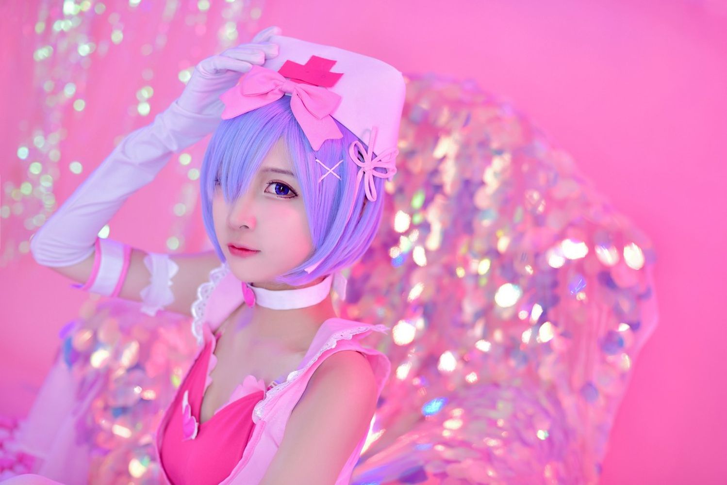 网红COSER二佐Nisa粉色护士服完美身材扮演蕾姆1号本